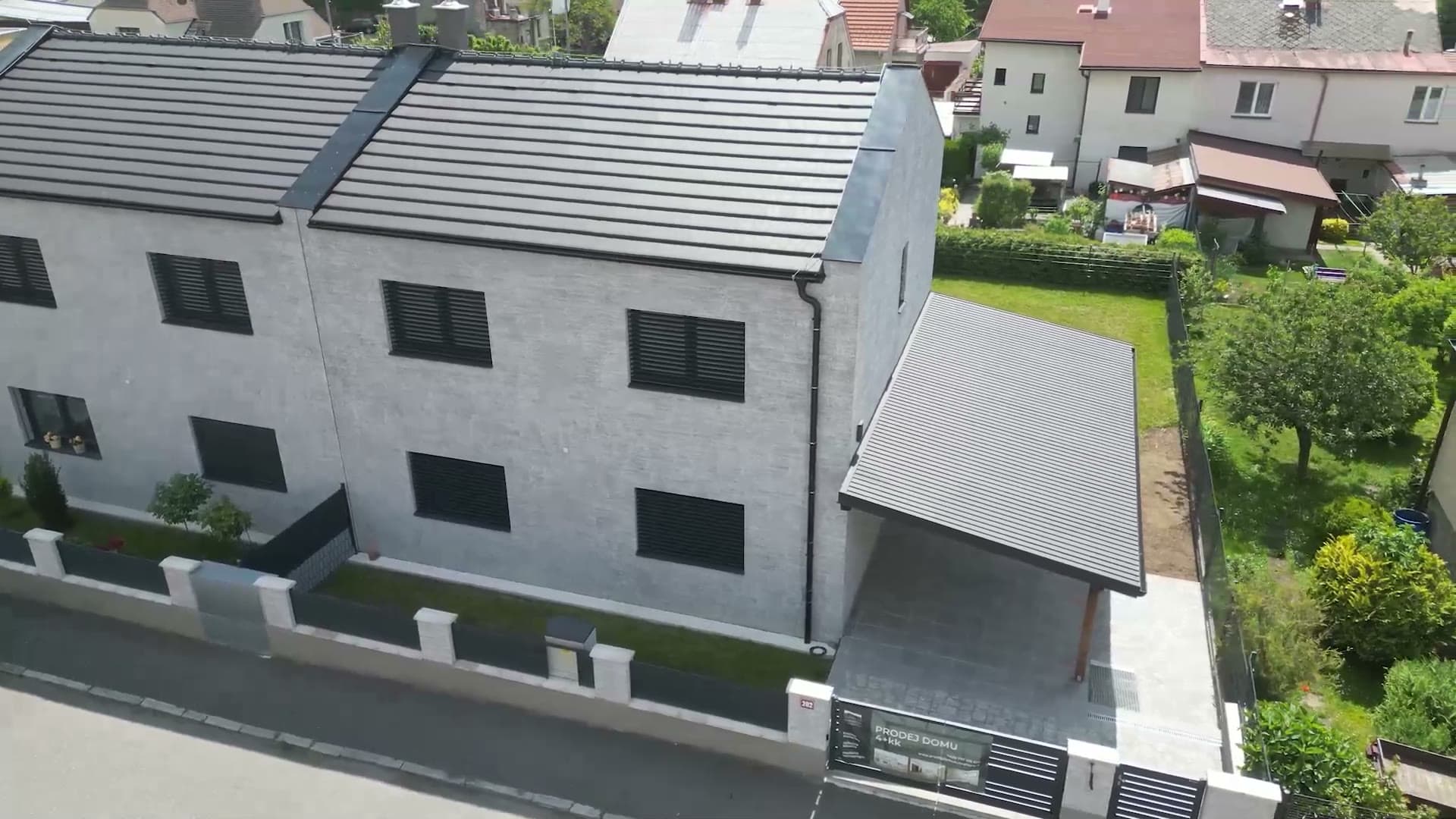 Dvojdům V Zahradách — aerial view of the house with garden, Kutná Hora